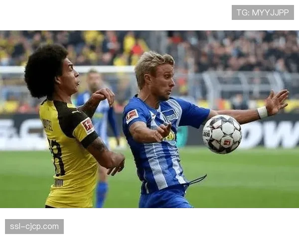 柏林赫塔举办“女孩足球日”活动,吸引近千名参与者 柏林赫塔举办“女孩足球日”活动,吸引近千名参与者