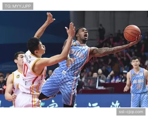 季后赛宣传片启用地区定制化剪辑版本,欧洲版侧重团队配合,北美版突出个人英雄主义 季后赛宣传片启用地区定制化剪辑版本,欧洲版侧重团队配合,北美版突出个人英雄主义